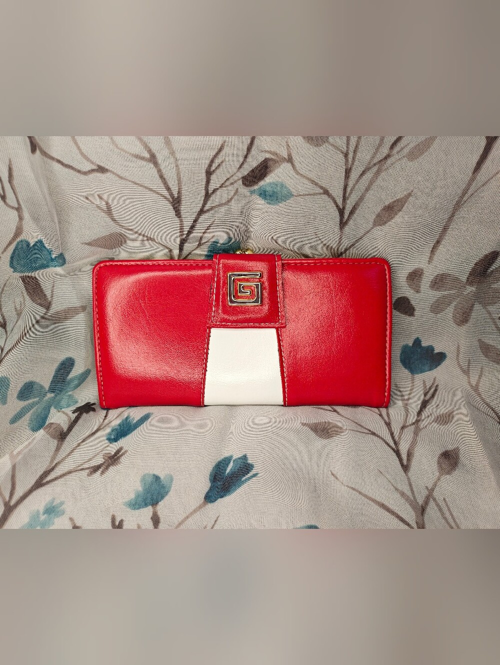 Vintage Leather Red and White Kiss lock Wallet with Gold Accent